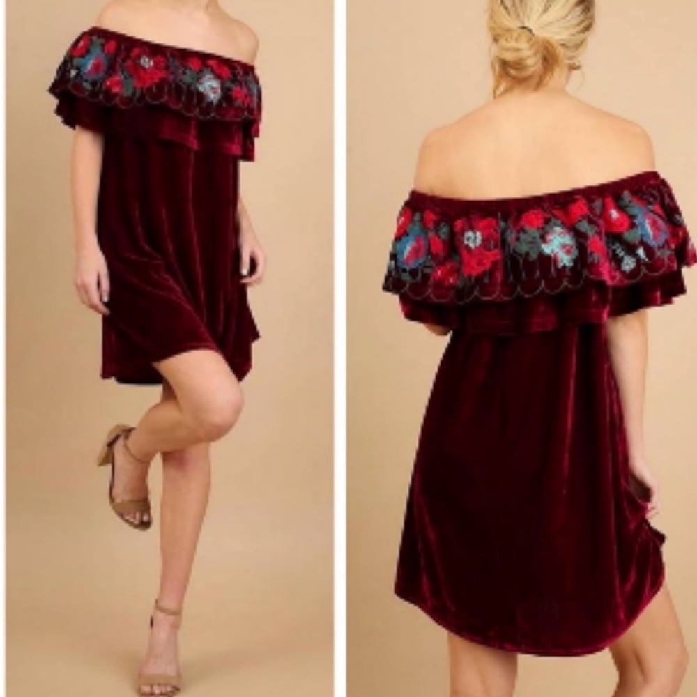 Umgee Burgundy Off-Shoulder Floral velvet  Mini Dress